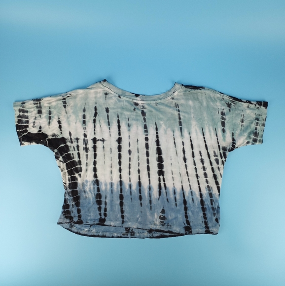Dreamsicle Junior Size Medium Cropped Tie Dye Short Sleeve Shirt Green Blue Blk - Picture 12 of 12